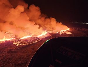 İzlanda’da son 3 ayda 4’üncü yanardağ patlaması