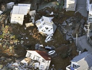 Japonya depreminde hayatını kaybedenlerin sayısı 73’e yükseldi