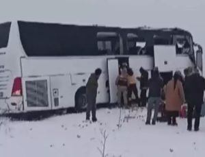 Kars’ta can pazarı, otobüs kazasında ölü ve yaralılar var