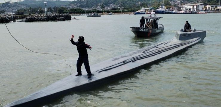 Kolombiya ordusu bir denizaltıda 27 milyon dolarlık kokain ele geçirdi