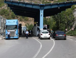 Kosova’dan Sırbistan plakalı araçlara “serbest dolaşım” kararı