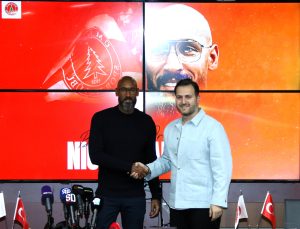 Ümraniyespor, yeni CEO’su Nicolas Anelka ile bir yıllık sözleşme imzaladı