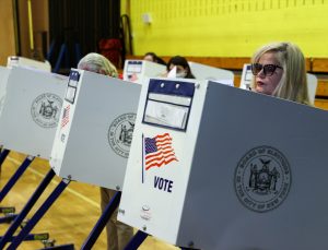Michigan’daki ön seçimlerde Biden ve Trump rahat kazandı