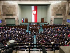 Polonya Meclisinden reçetesiz ‘ertesi gün hapı’na erişim izni