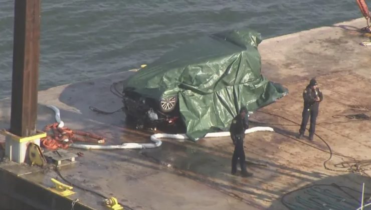 Aracını kasıtlı olarak okyanusa sürdü: Cansız bedeni çıkarıldı