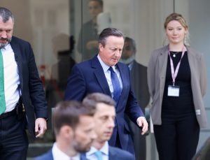 İngiltere Dışişleri Bakanı Cameron: Filistin Devleti’ni resmen tanımayı gündeme alabiliriz