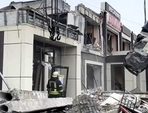 Rusya: Ukrayna’nın Luhansk’ta bir fırına düzenlediği saldırıda 28 ölü
