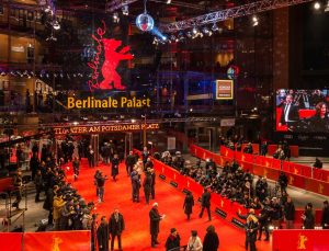 74. Uluslararası Berlin Film Festivali’nde kırmızı halı geçidi göz doldurdu