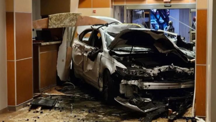 Teksas’ta korkunç kaza: Araba hastanenin acil servisine girdi