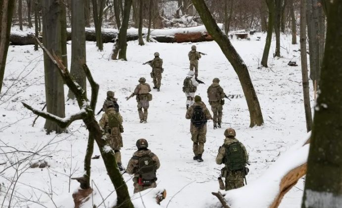 Ukrayna ordusu, cephenin Svatovo-Kremennaya kısmında geri çekilen askerlerini öldürdü