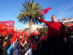 Bağımsız adaylığı konuşulurken, İzmirli başkandan şaşırtan satış!