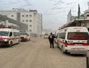 Filistin Kızılayı: İsrail askerleri ambulansların anahtarlarını çaldı