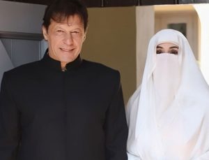 Eski Pakistan Başbakanı ve eşine ‘imam nikahı’ cezası