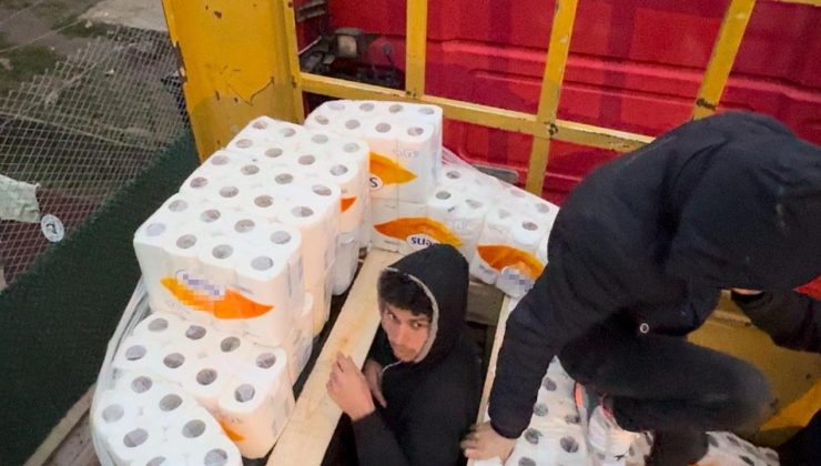 Tırda arama yapıldı: Kağıt havlu balyaları arasında 39 düzensiz göçmen yakalandı