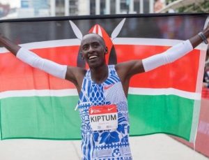 Dünya rekortmeni maraton koşucusu trafik kazasında hayatını kaybetti