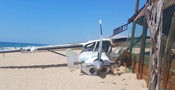 Meksika’da uçak plaja acil iniş yaptı: 1 kişi öldü