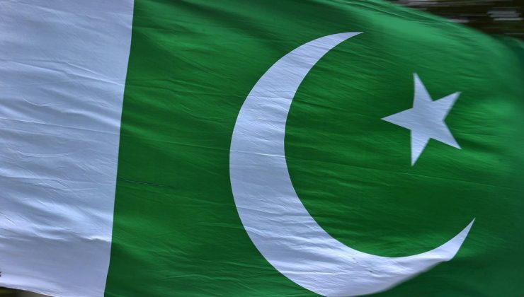 Pakistan’da silahlı saldırı: 8 ölü