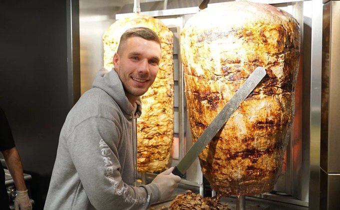 Lucas Podolski, Almanya’da kurduğu ‘döner’ zinciriyle servet kazandı