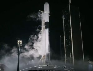 SpaceX, Ay’a iniş için gönderilen “Odysseus”u fırlattı