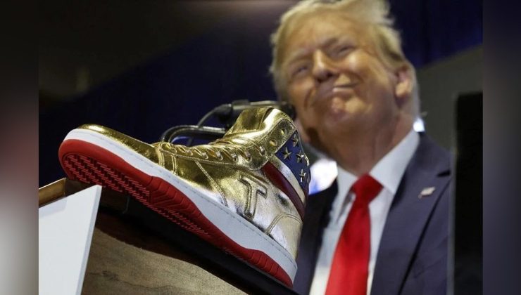 Trump, ayakkabı satışına başladı