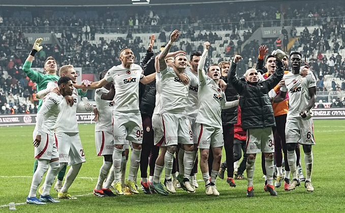Beşiktaş kendini yaktı ! Galatasaray yeniden lider