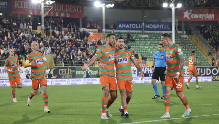 Alanyaspor Trabzonspor’un serisini bitirdi