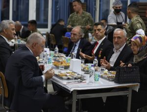  Güler, şehit aileleri ve gazilerle iftar yaptı