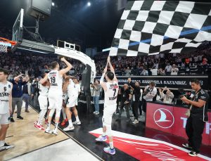 Beşiktaş Emlakjet, son maça taşıdı