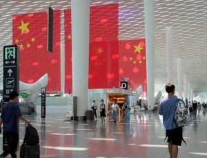 Çin ABD’ye seyahat edecek vatandaşlarını uyardı