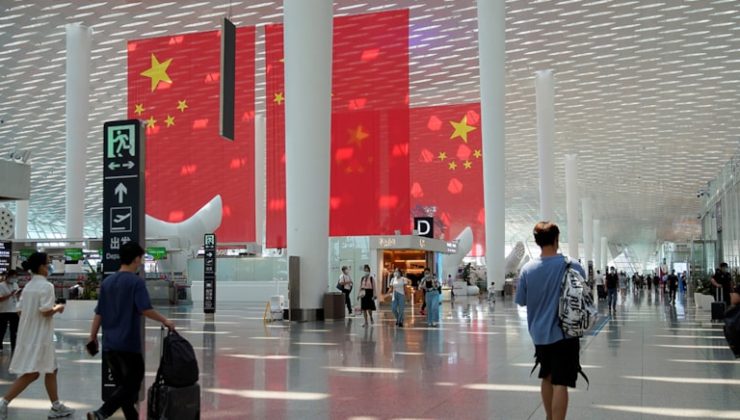 Çin ABD’ye seyahat edecek vatandaşlarını uyardı