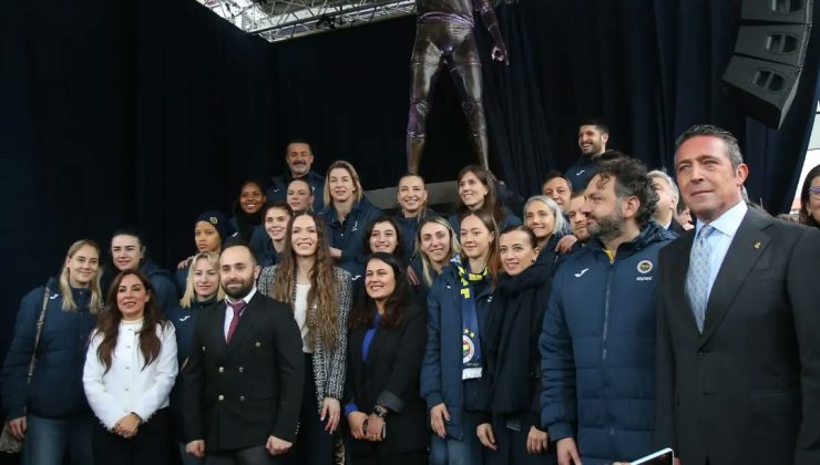 Eda Erdem Dündar’ın heykeli açıldı, Türkiye Voleybol Federasyonu Başkanı’nın gafı olay oldu