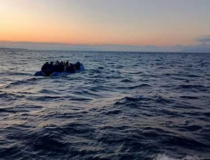 Çanakkale açıklarında mülteci botu battı: 8 ölü