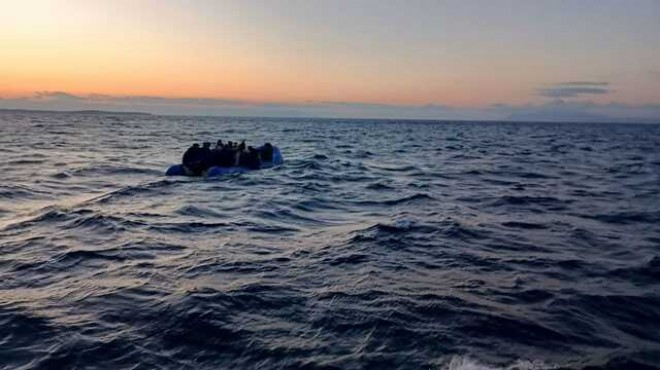 Çanakkale açıklarında mülteci botu battı: 8 ölü