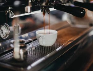 Kahve içmek bağırsak kanserinin tekrarlama riskini azaltıyor