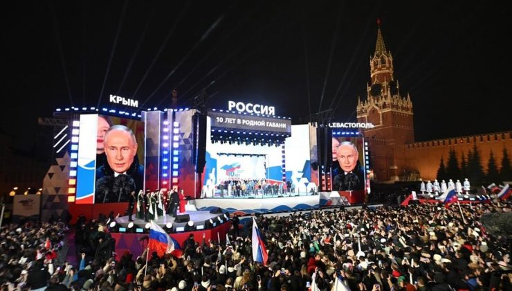 Rusya Devlet Başkanı Putin, seçim sonrası ilk kez halk karşısına çıktı