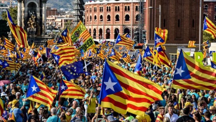 Katalonya erken seçime gidiyor
