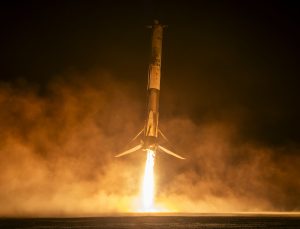 SpaceX Falcon 9 roketini fırlattı: 6 aylık görev başladı