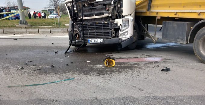 Tekirdağ’da TIR, yolcu minibüsüne çarptı: 5 ölü
