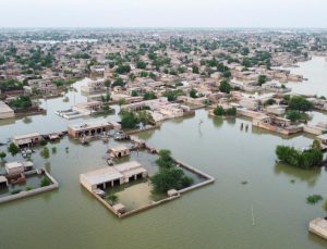Pakistan’ın şiddetli yağışları 17 can aldı