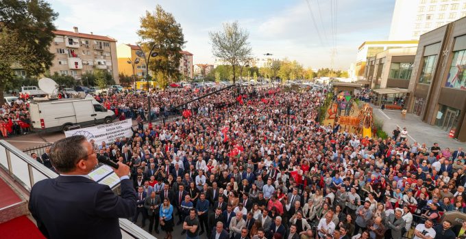 CHP Genel Başkanı Özel, Manisa’da halk buluşmasında konuştu