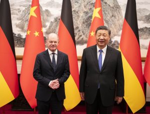 Çin Alman lider ile dalga geçti