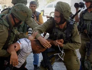 Batı Şeria’da 40 Filistinli İsrail askerlerince gözaltına alındı