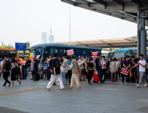 Çin’in sınır kapılarında yolcu rekoru yaşanıyor