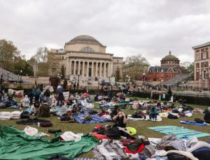 Columbia Üniversitesi öğrencilerinden kampüste protesto