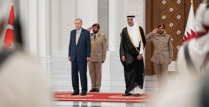 Katar Emiri ile görüşen Erdoğan: İsrail dizginlenmeli