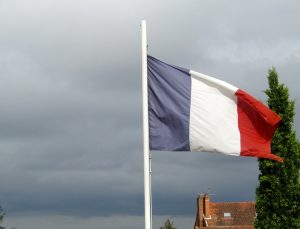 Fransa, İsrail’deki vatandaşlarından sığınaklara yakın durmalarını istedi