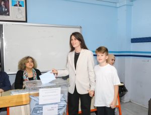 Lal Denizli, Çeşme’nin yeni belediye başkanı oldu
