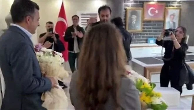 Sur Belediyesi’nde Atatürk ve Cumhurbaşkanı Erdoğan’a hakaret eden şüpheli tutuklandı