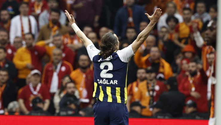 Derbiyi Fener kazandı ! Şampiyonluk son maça kaldı