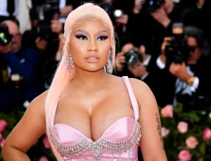 Nicki Minaj gözaltına alındı